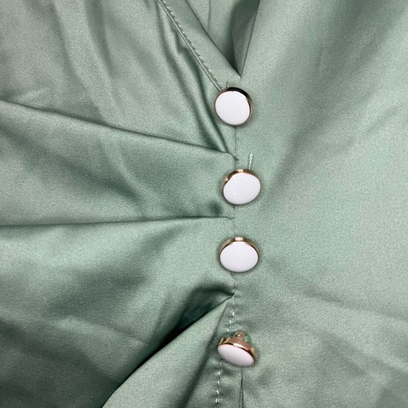 💗 Faux Satin Green Dress - Picture 4 of 6